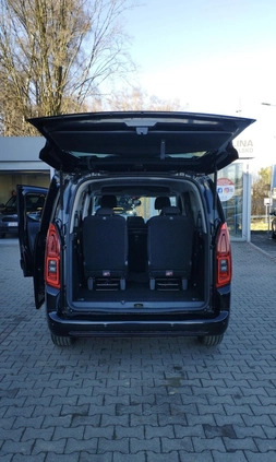 Toyota Proace City Verso cena 147000 przebieg: 4, rok produkcji 2023 z Międzybórz małe 191